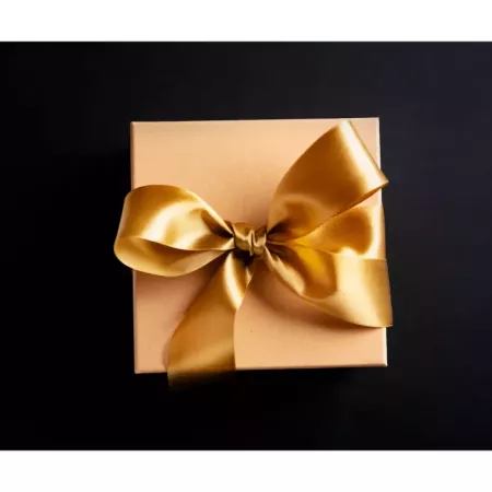 Bobina Papel Regalo Dorado 62 cm x 80 m Para Cumpleaños y Navidad Bobina Papel Regalo Dorado 62 cm x 80 m Para Cumpleaños y Navidad