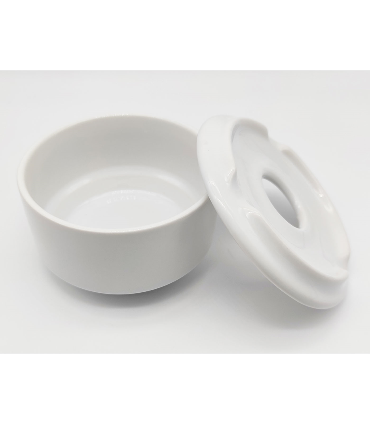 Tradineur - Cenicero redondo blanco de cerámica 9 x 6 cm, cuenco,  recipiente con tapa removible y muescas para cigarros, uso int