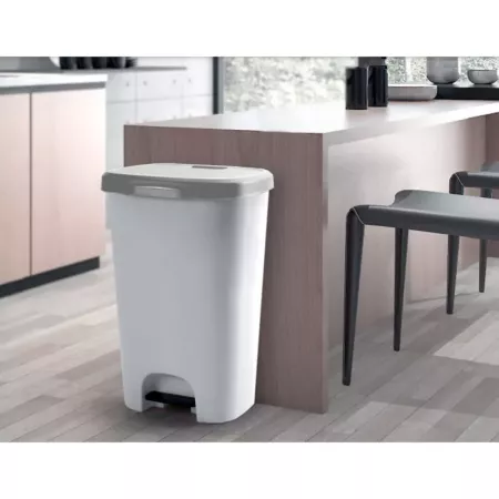 Tradineur - Cubo de basura con pedal - Fabricado en plástico - Contenedor de residuos - Capacidad de 50 Litros - 63,5 x 41 x 36