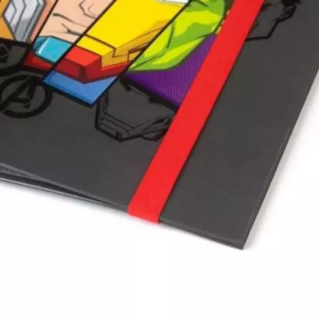 Carpeta Marvel Vengadores A4 negra, cierre con goma oficial Carpeta Marvel Vengadores A4 negra, cierre con goma oficial
