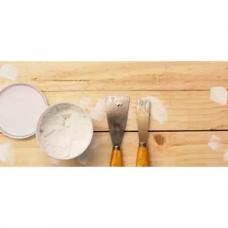 Masilla para madera pino claro 250g – Rápida y fácil uso Masilla para madera pino claro 250g – Rápida y fácil uso