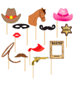 Tradineur - Kit de 12 piezas de Photocall de fiesta - Incluye sombrero vaquero, placa de sheriff, cartel de "SE BUSCA", cabeza de caballo y mucho más.
