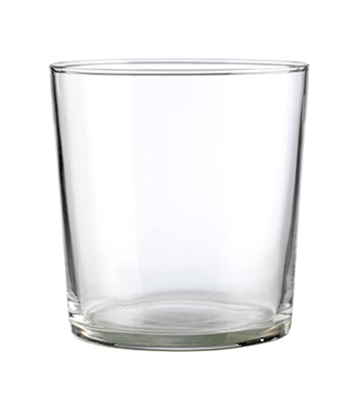 7 vasos de cristal tallado, 7,5 x 12 cm.