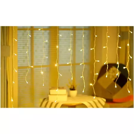 Tira de 120 luces navideñas LED tipo cortina para interiores luz cálida con funciones fija e intermitente